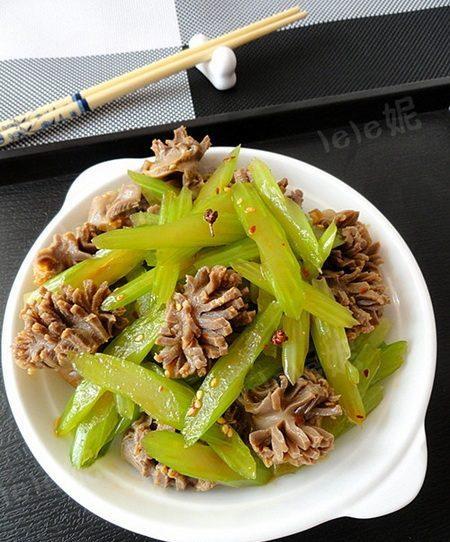 Mề gà xào cần tây