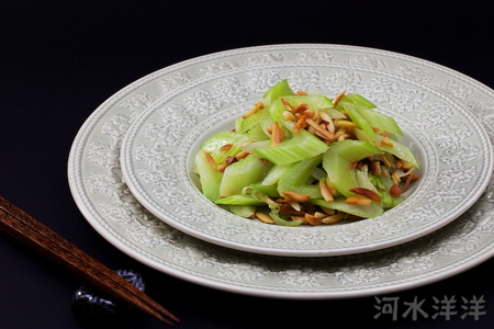 Hạnh nhân xào cần tây