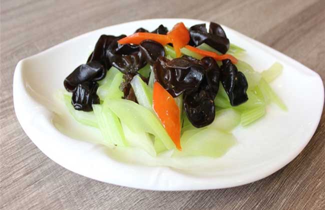 Cần tây xào nấm