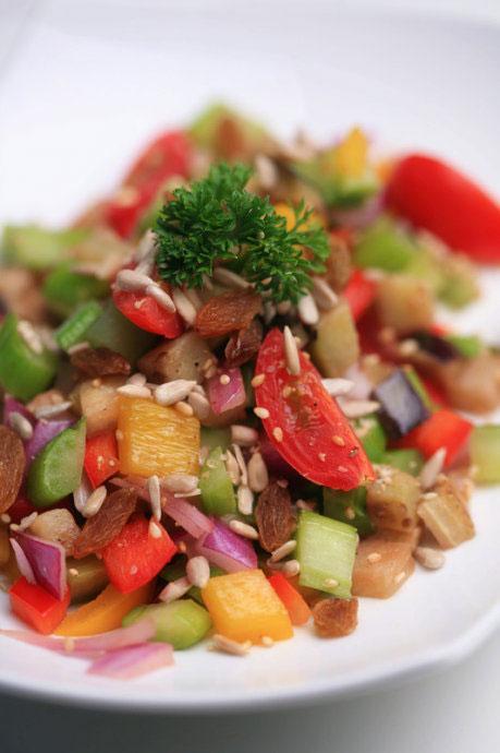Cần tây salad rượu vang đỏ