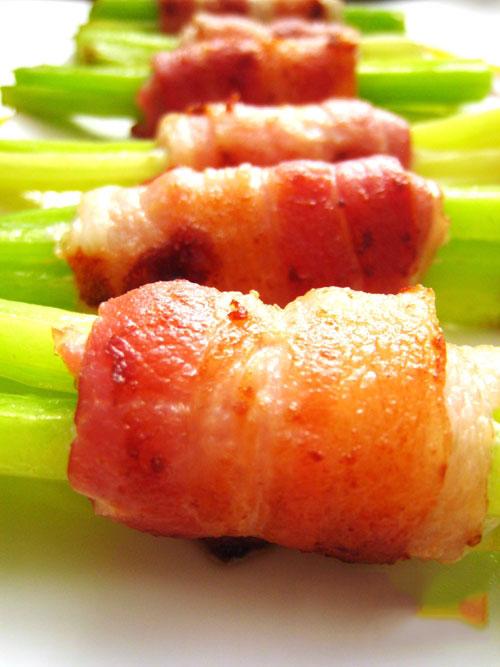 Thịt xông khói cuộn cần tây