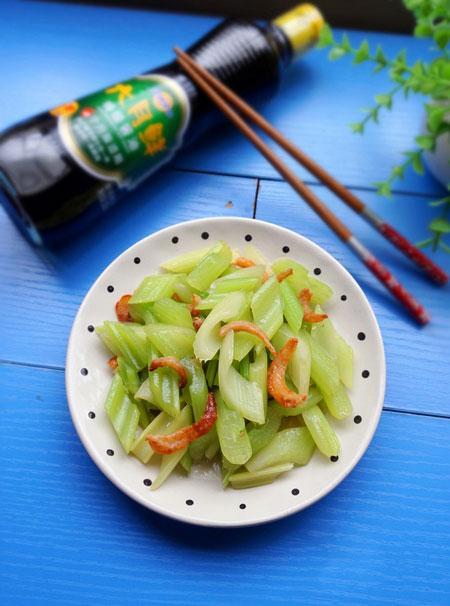 Tôm khô xào cần tây nhanh và dễ