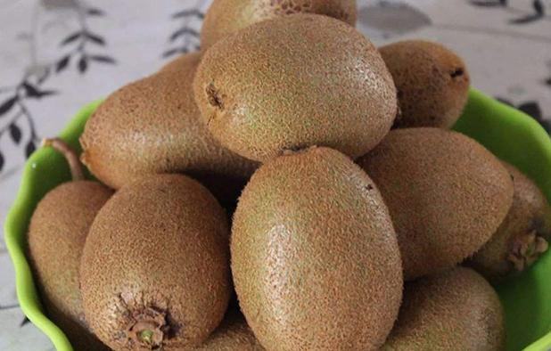Quả kiwi vừa thơm ngon, bổ dưỡng, vừa có tác dụng làm đẹp, giảm cân.